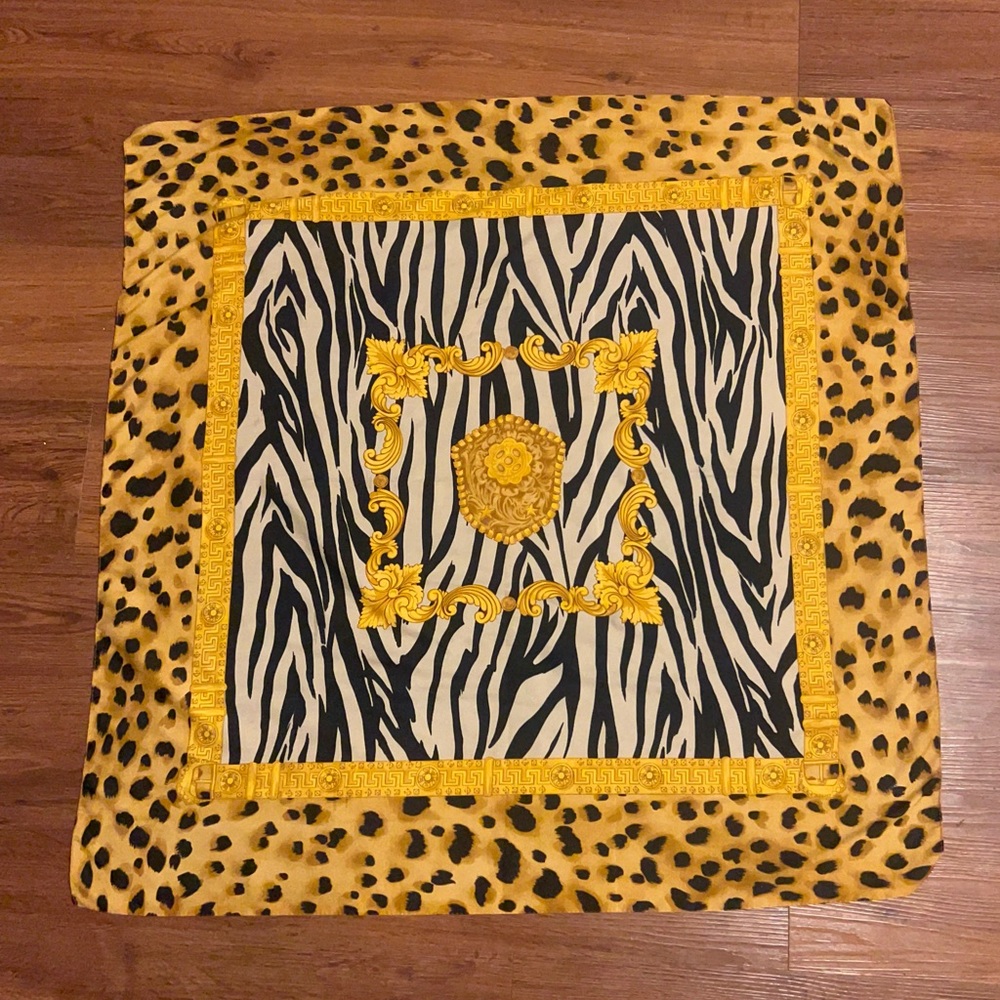 Baar & Beards vintage Baroque Animal Print Gold Black Scarf Handkerchief Italy - Picture 6 of 10